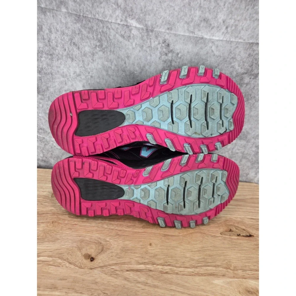 New Balance 410 V7 Trail Running Shoes Womens 10 B Black Pink Glow Sneakers